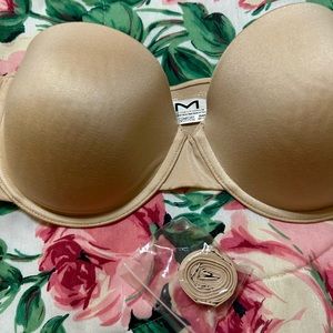 Maiden form comfort devotion- strapless bra . Size 38 C / the color is beige